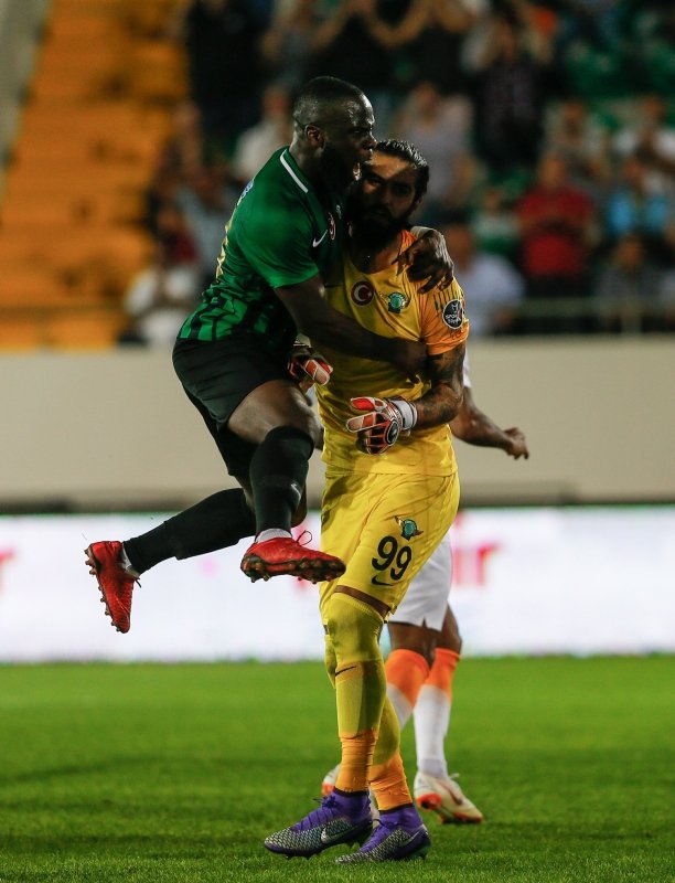 Süper Lig’in yıldızı Galatasaray’a!