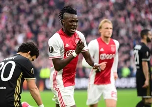 Ajax, Lyon'u dağıttı!