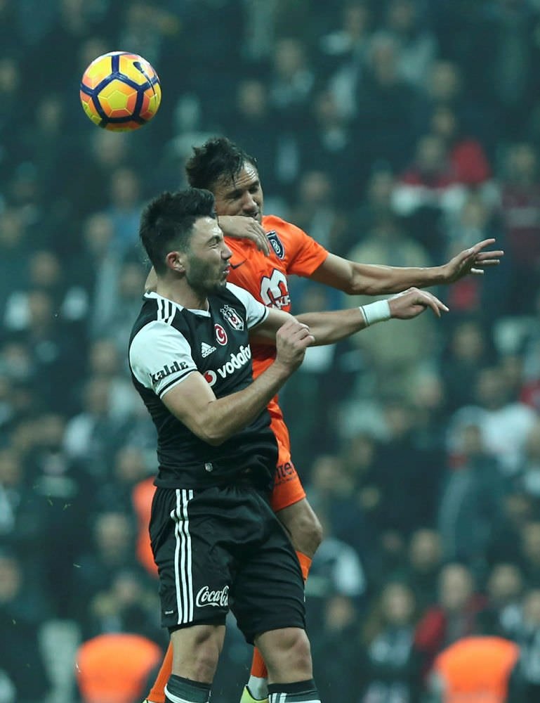 Galatasaray, Beşiktaş’ın kapısını çalıyor