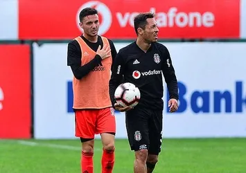 Beşiktaş'ta Adriano korkuttu