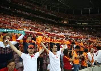 Tribünlerde Fatih Terim patlaması!