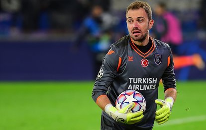 Son dakika spor haberi: Beşiktaş ve Trabzonspor Mert Günok transferi için karşı karşıya!