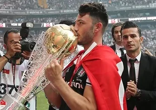 Beşiktaş Tolgay'ın sözleşmesini uzattı