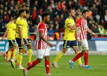 Fenerbahçe 1 puanı uzatmalarda kurtardı