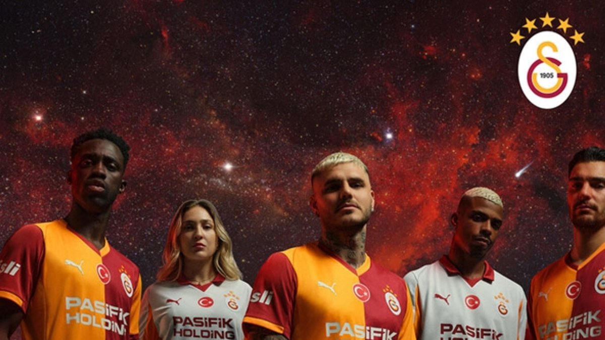 Galatasaray yeni formalarını tanıttı