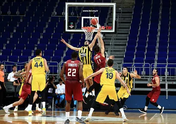 Fenerbahçe Beko 2'de 2 yaptı