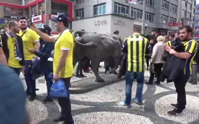 F.Bahçe taraftarı derbi saatini bekliyor