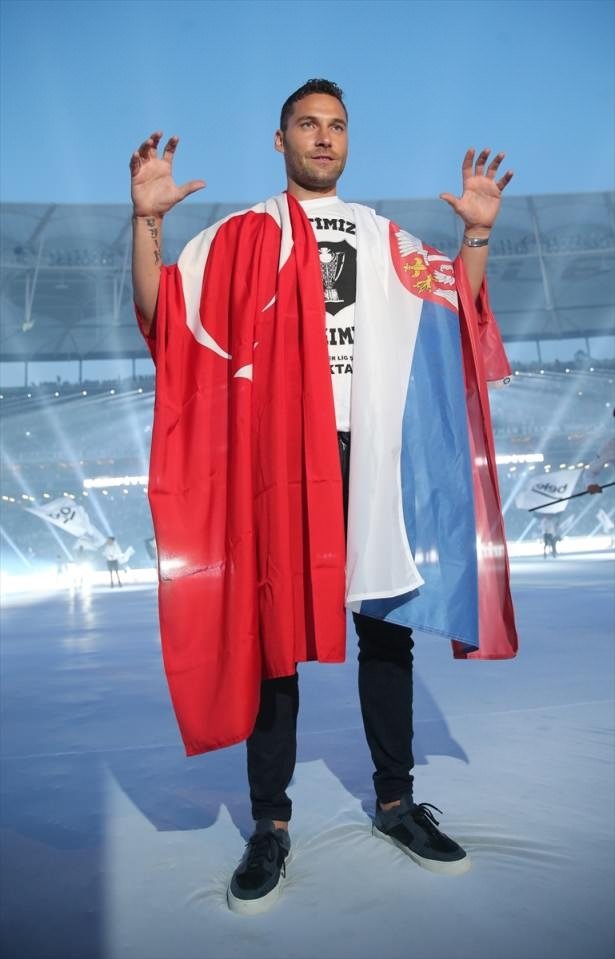 Şampiyon Beşiktaş kupasına kavuştu!