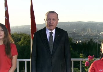 Başkan Erdoğan İstiklal Marşı'mızı okudu