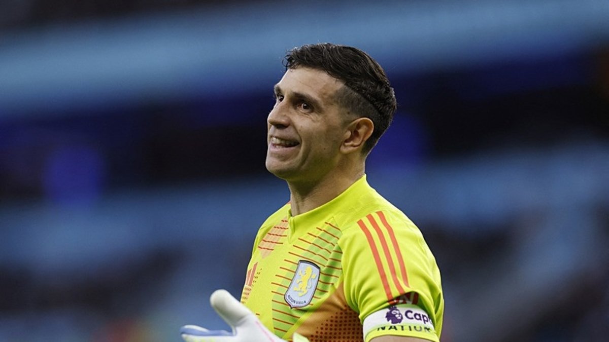 Galatasaray'dan Emiliano Martinez bombası! Fenerbahçe'nin de gündemine gelmişti Galatasaray'dan Emiliano Martinez bombası! Fenerbahçe'nin de gündemine gelmişti