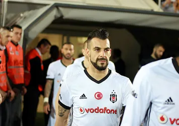 Negredo:"2 kupayı da kaldırmak istiyoruz"