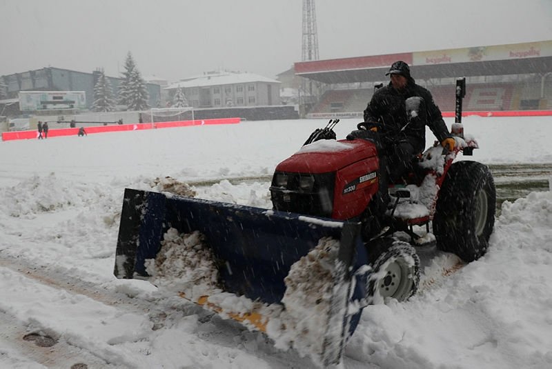 Bolu’da saha beyaza büründü!