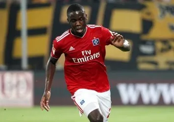 Orel Mangala bekletiliyor