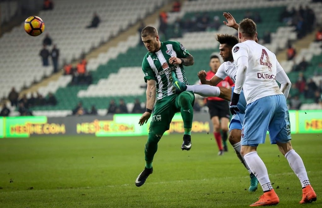 Bursaspor-Trabzonspor karşılaşmasından kareler