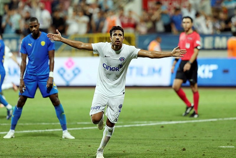 Al Rayyan, Trezeguet için İstanbul’da!