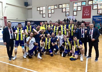 Kanarya rahat kazandı!