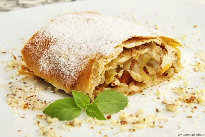 elmali-strudel-nasil-yapilir-elmali-strudel-tarifi-malzemeleri-yapilisi-ve-puf-noktalari-nedir-1668508405824.jpeg