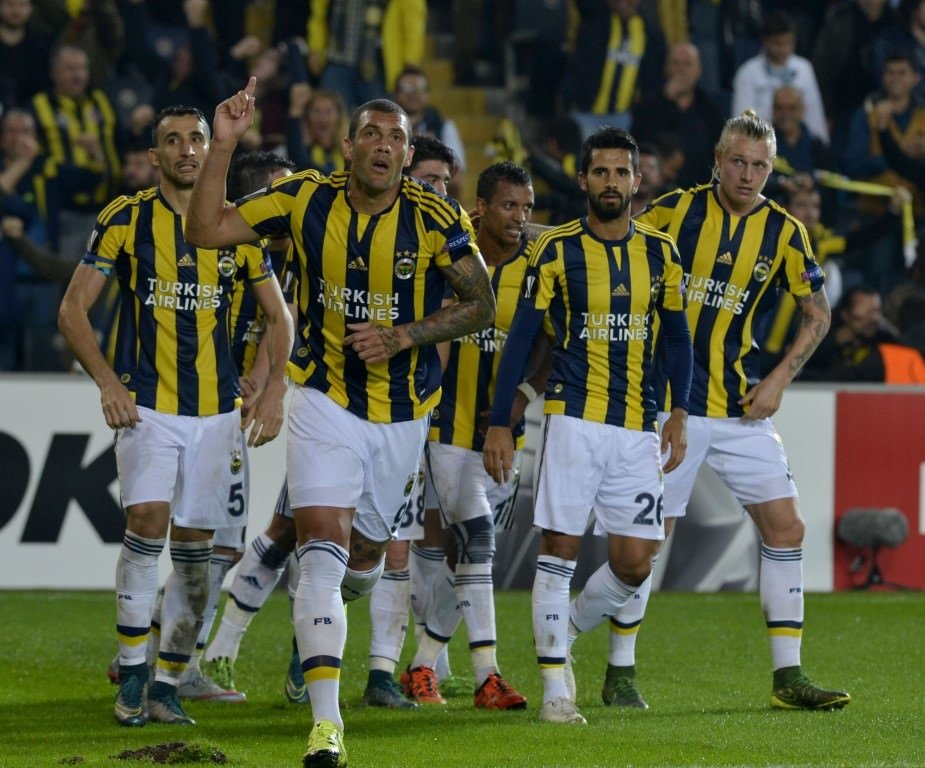 Fenerbahçe’den Kadıköy’de tarihi zafer