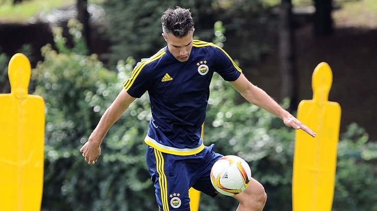 Van Persie ve Pereira krizi devam ediyor