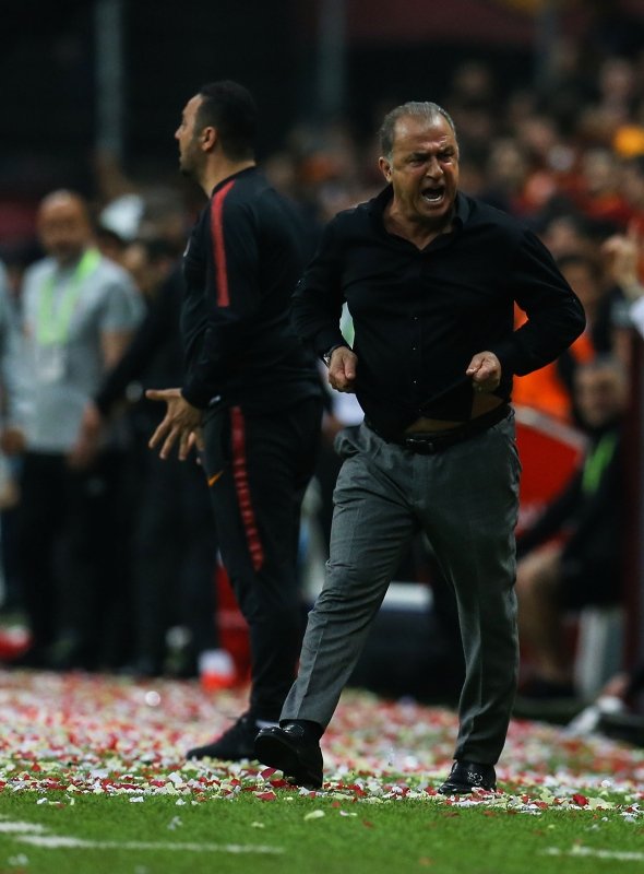 Galatasaray’dan Beşiktaş maçı sonrası ’şampiyonluk’ kutlaması! İşte o görüntüler