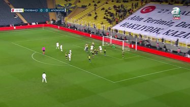 Fenerbahçe - Afyonspor maçında kritik pozisyon! Topu çizgiden çıkardı