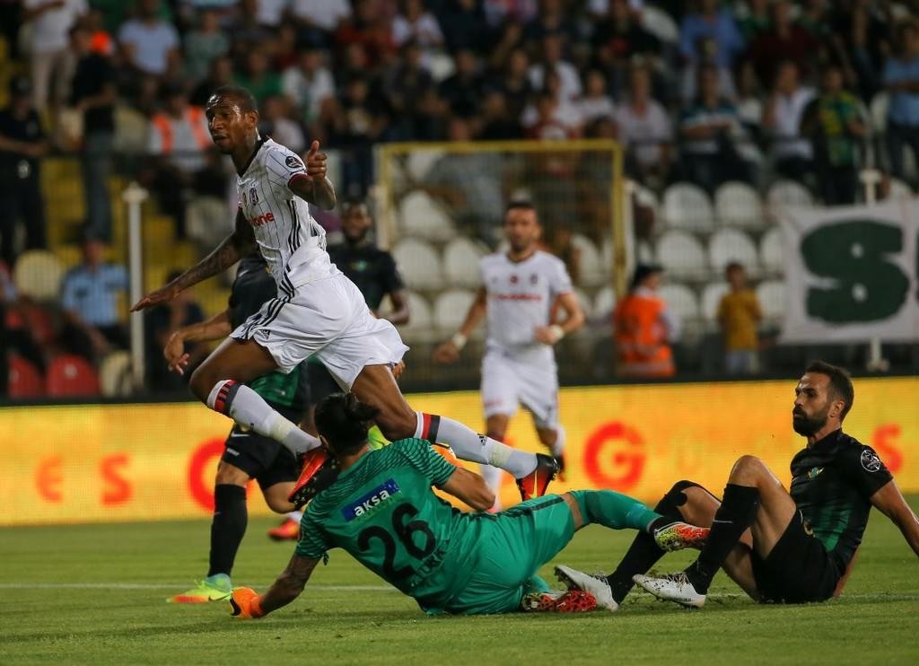 Beşiktaş, Akhisar deplasmanında rahat kazandı