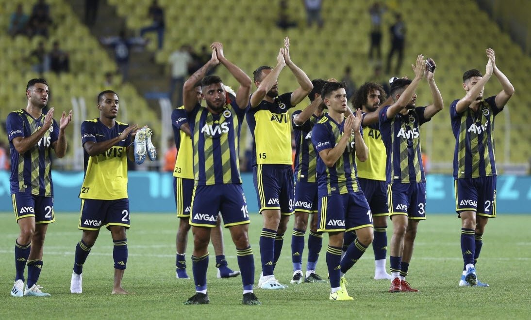 Fenerbahçe-Cagliari maçında dikkat çeken detay! Görenler dönüp bir daha baktı