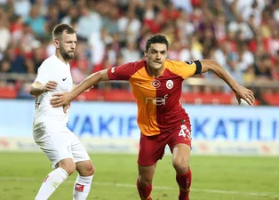 Ozan Kabak için büyük övgü