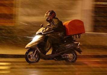 İstanbul'da yoğun kar yağışı sebebiyle konulan motosiklet ve motokurye yasağı sona erdi!