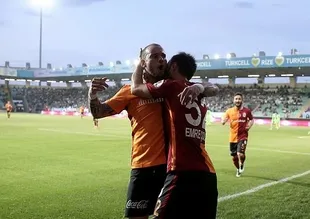 Sneijder 500. maçında sakatlandı