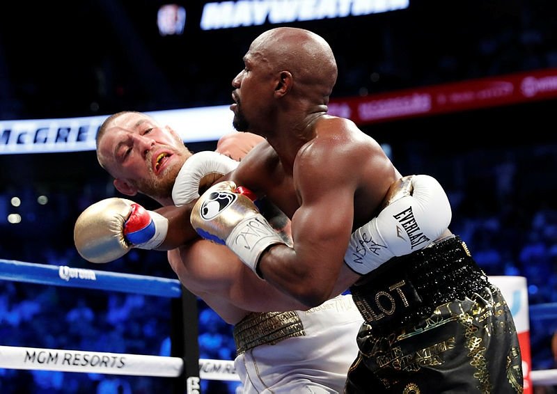 Floyd Mayweather - Conor Mcgregor maçı sona erdi
