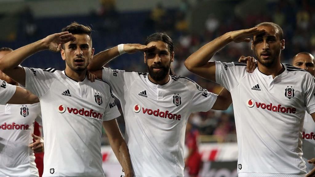 Oğuzhan Özyakup kendini yaktı!