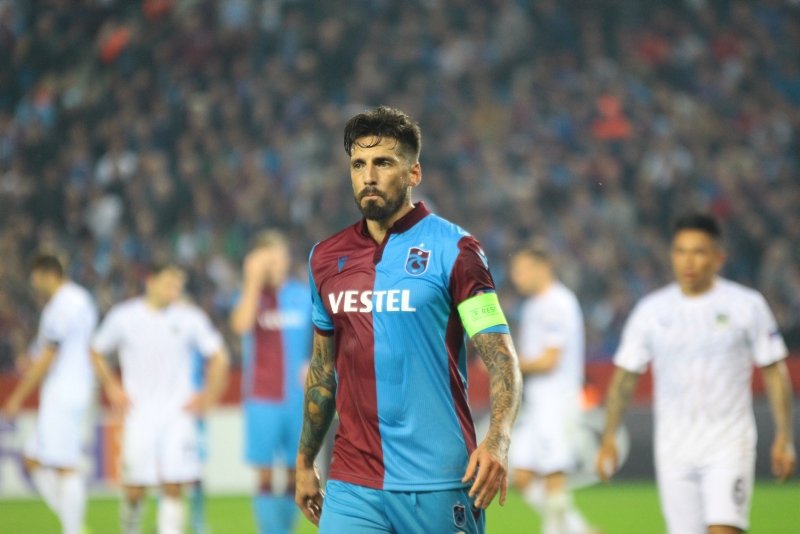 Trabzonspor’dan Galatasaray’a tarihi transfer çalımı!