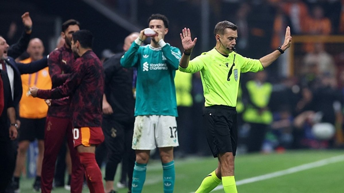 Galatasaray maçında Liverpool'un penaltı kararı VAR'dan döndü! Galatasaray maçında Liverpool'un penaltı kararı VAR'dan döndü!