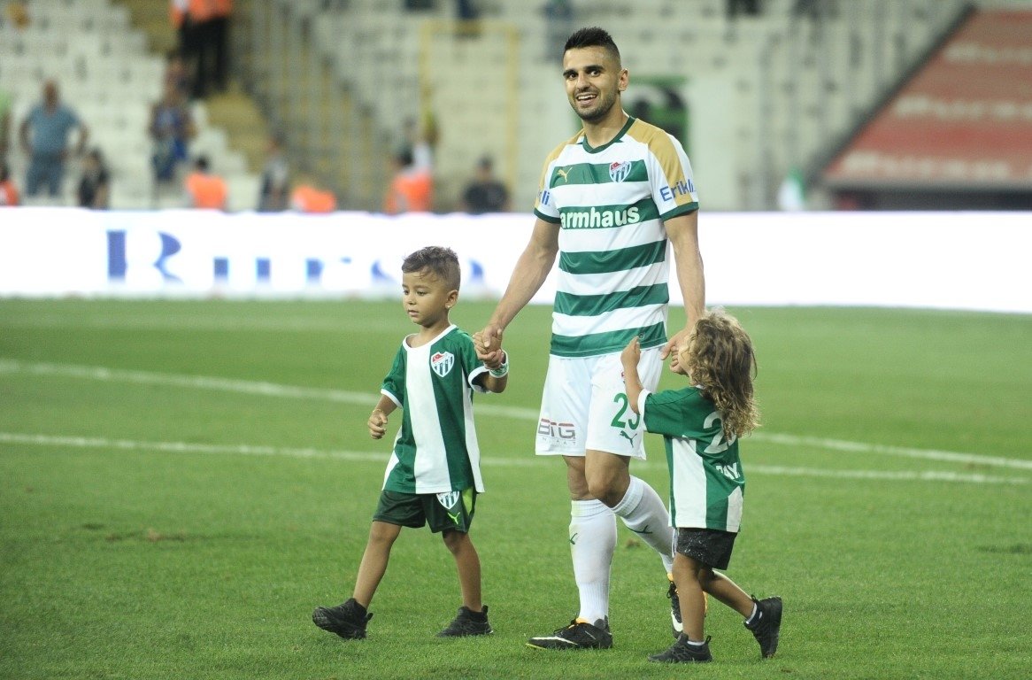 Fenerbahçe’den Aziz Behich’e kanca