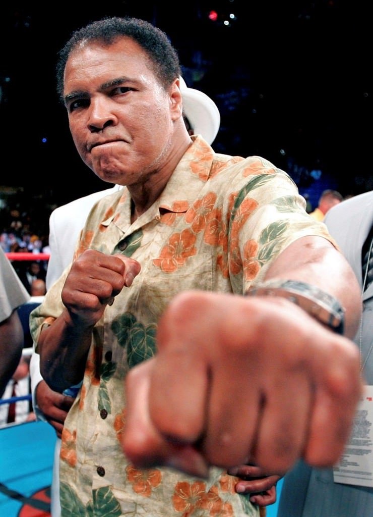 Efsanevi boksör Muhammed Ali hayatını kaybetti