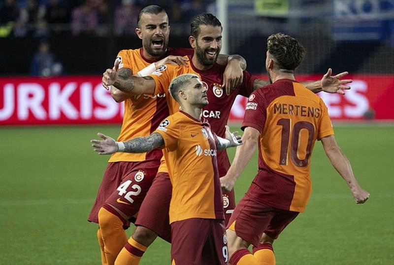 Galatasaray vs Molde: Champions League Play-Off Match Ends with 3-2 Victory for Galatasaray