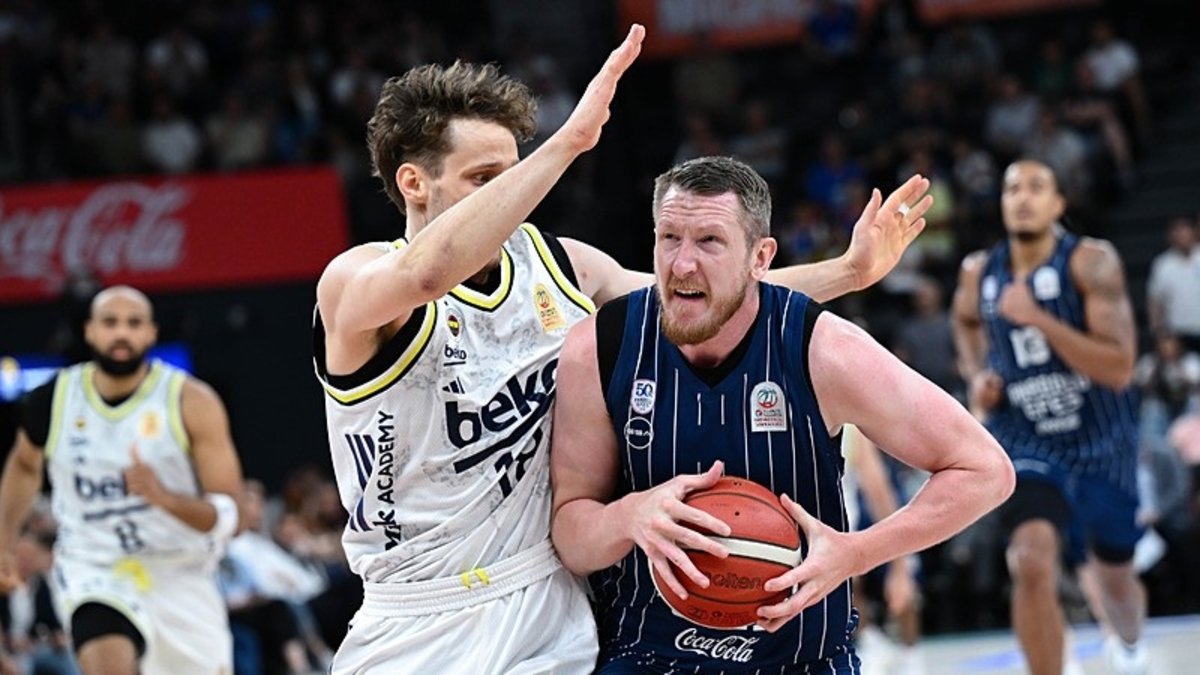 Anadolu Efes'te Rolands Smits ile yollar ayrıldı!
