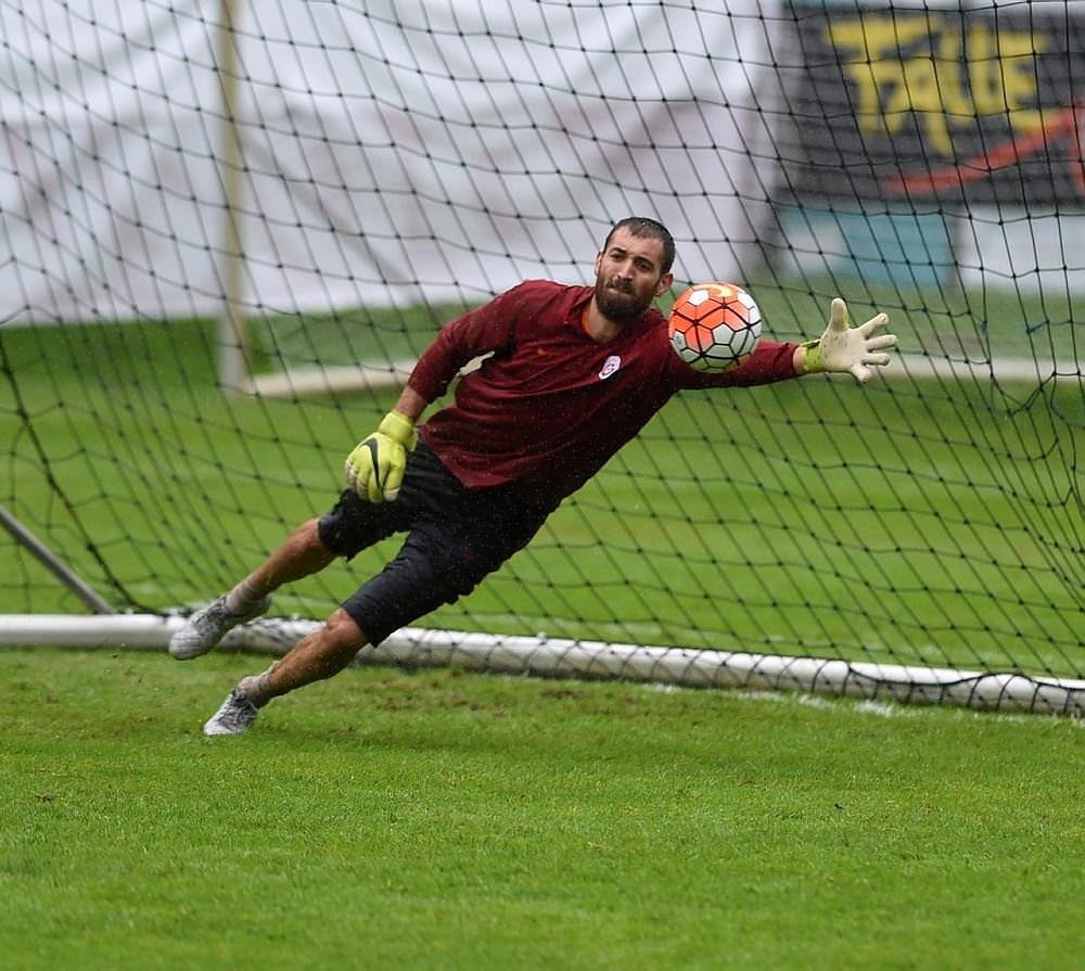 Galatasaray’da yaprak dökümü sürüyor