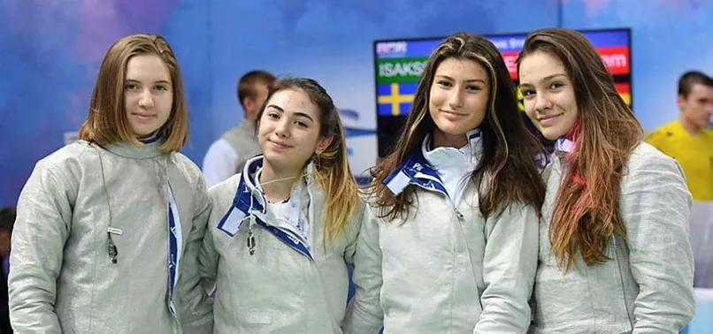 Kadın sporcular madalyaları katladı