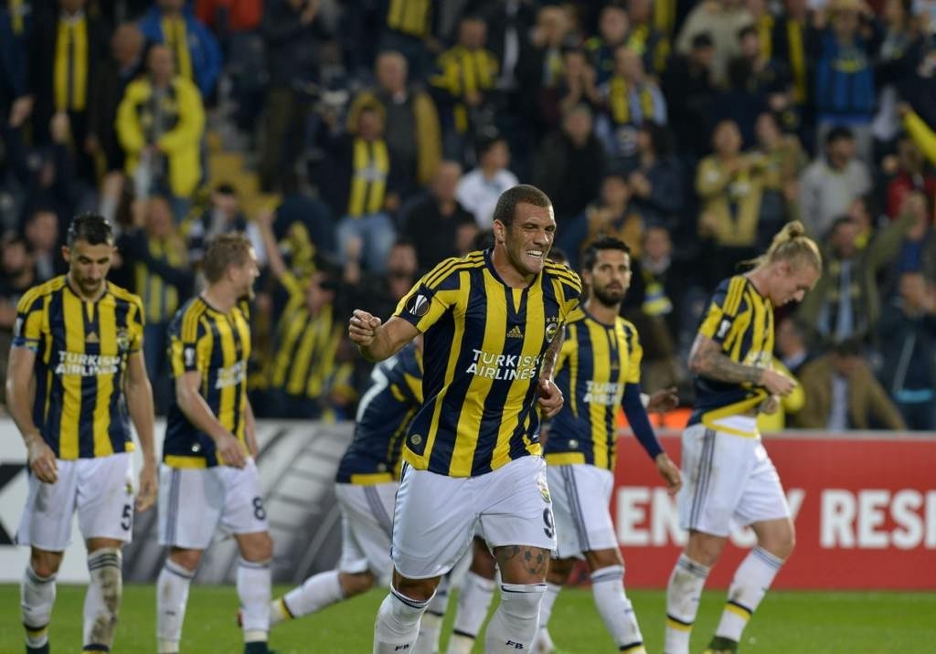 Fenerbahçe’den Kadıköy’de tarihi zafer