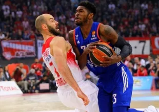 Anadolu Efes'ten muhteşem zafer!
