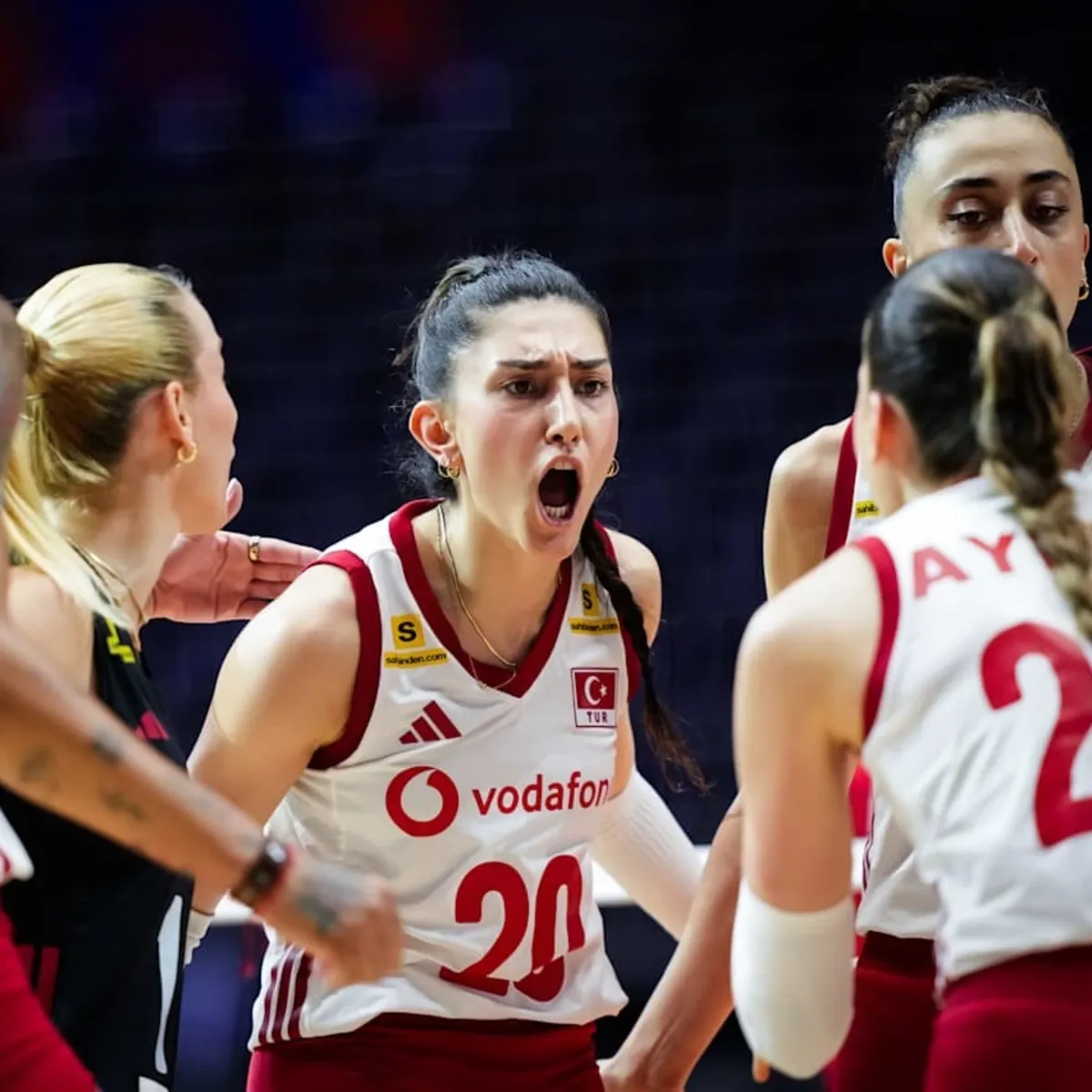 A Milli Kadın Voleybol Takımımız, FIVB Milletler Ligi'nde Polonya'yı 3-1 mağlup etti!