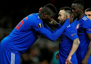 Arsenal uzatmada kabusu yaşadı