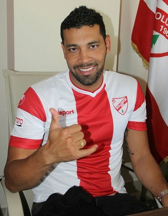Andre Santos ağlayarak veda etti