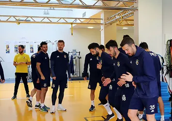 Fenerbahçe derbide çıkış arıyor