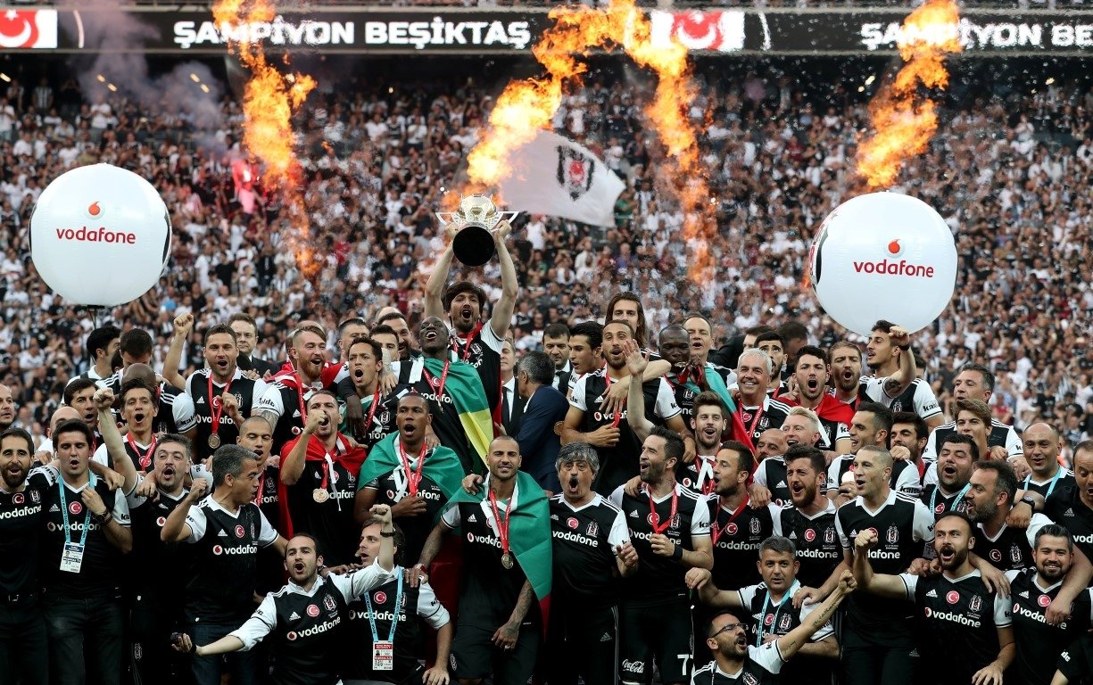 Beşiktaş, şampiyonluk kupasını aldı