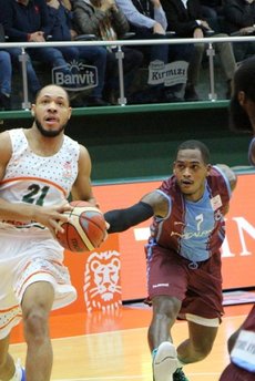 Banvit, Trabzonspor'u çok farklı geçti