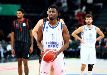 Anadolu Efes sahasında kazandı!