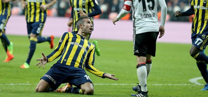 Robin Van Persie Fenerbahce Besiktas Macinda